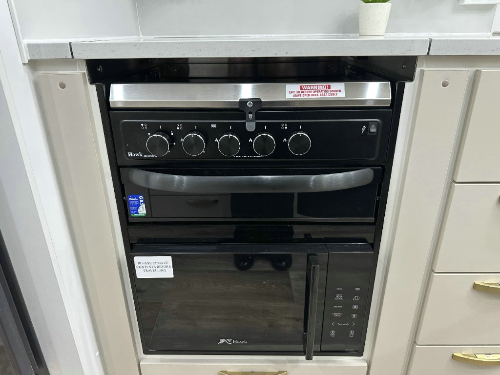 NEW 2026 SUPREME EXECUTIVE CARAVAN 2 AXLE