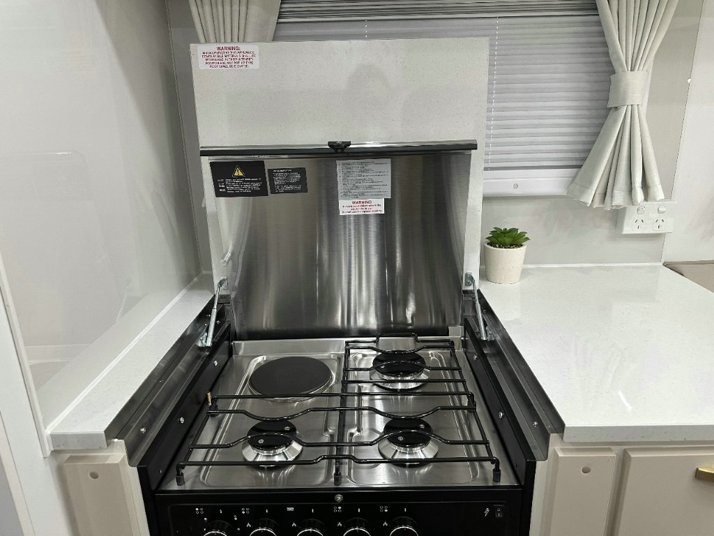 NEW 2026 SUPREME EXECUTIVE CARAVAN 2 AXLE