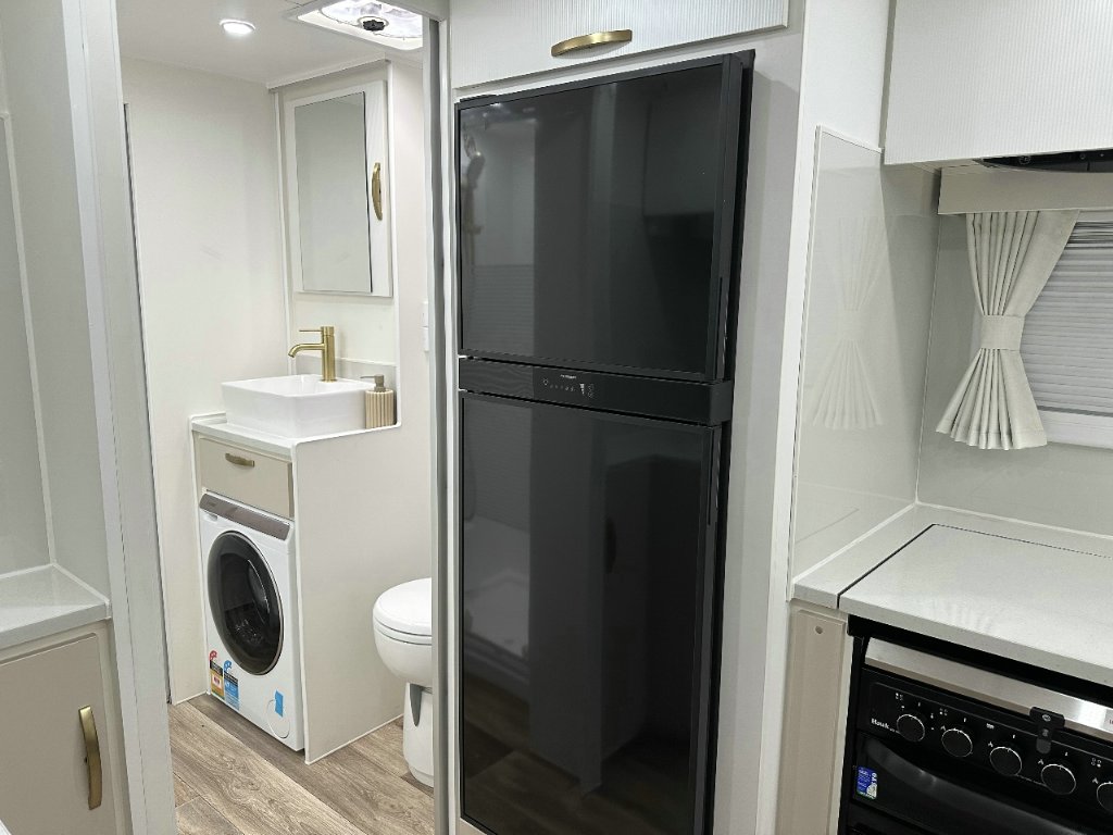 NEW 2026 SUPREME EXECUTIVE CARAVAN 2 AXLE