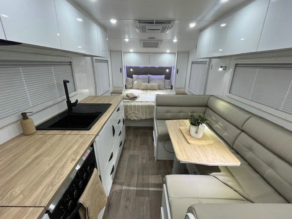 NEW 2026 SUPREME EXECUTIVE CARAVAN 2 AXLE
