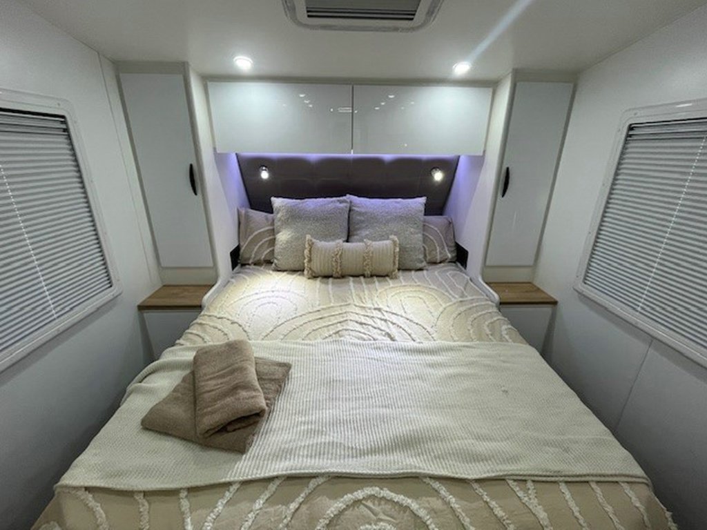 NEW 2026 SUPREME EXECUTIVE CARAVAN 2 AXLE