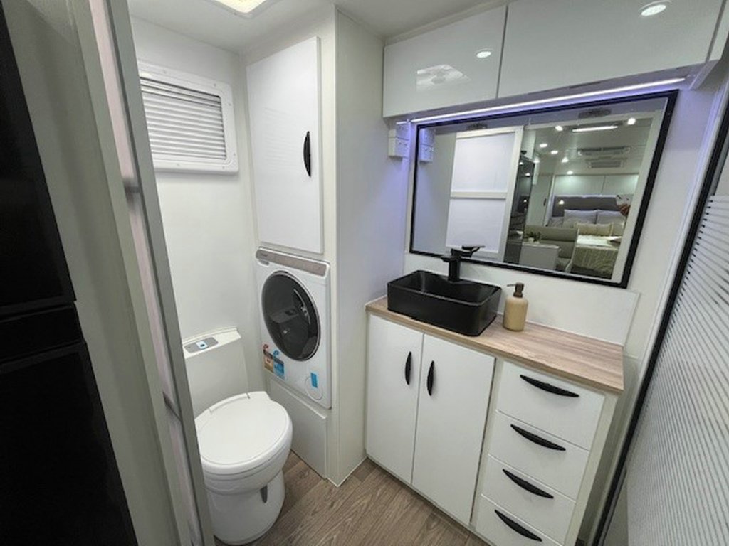 NEW 2026 SUPREME EXECUTIVE CARAVAN 2 AXLE