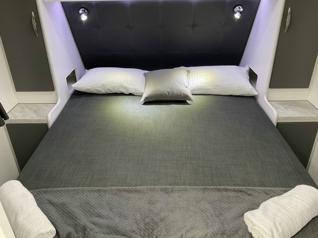 NEW 2025 SUPREME EXECUTIVE CARAVAN 2 AXLE