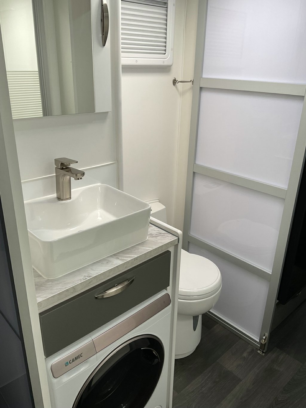 NEW 2025 SUPREME EXECUTIVE CARAVAN 2 AXLE