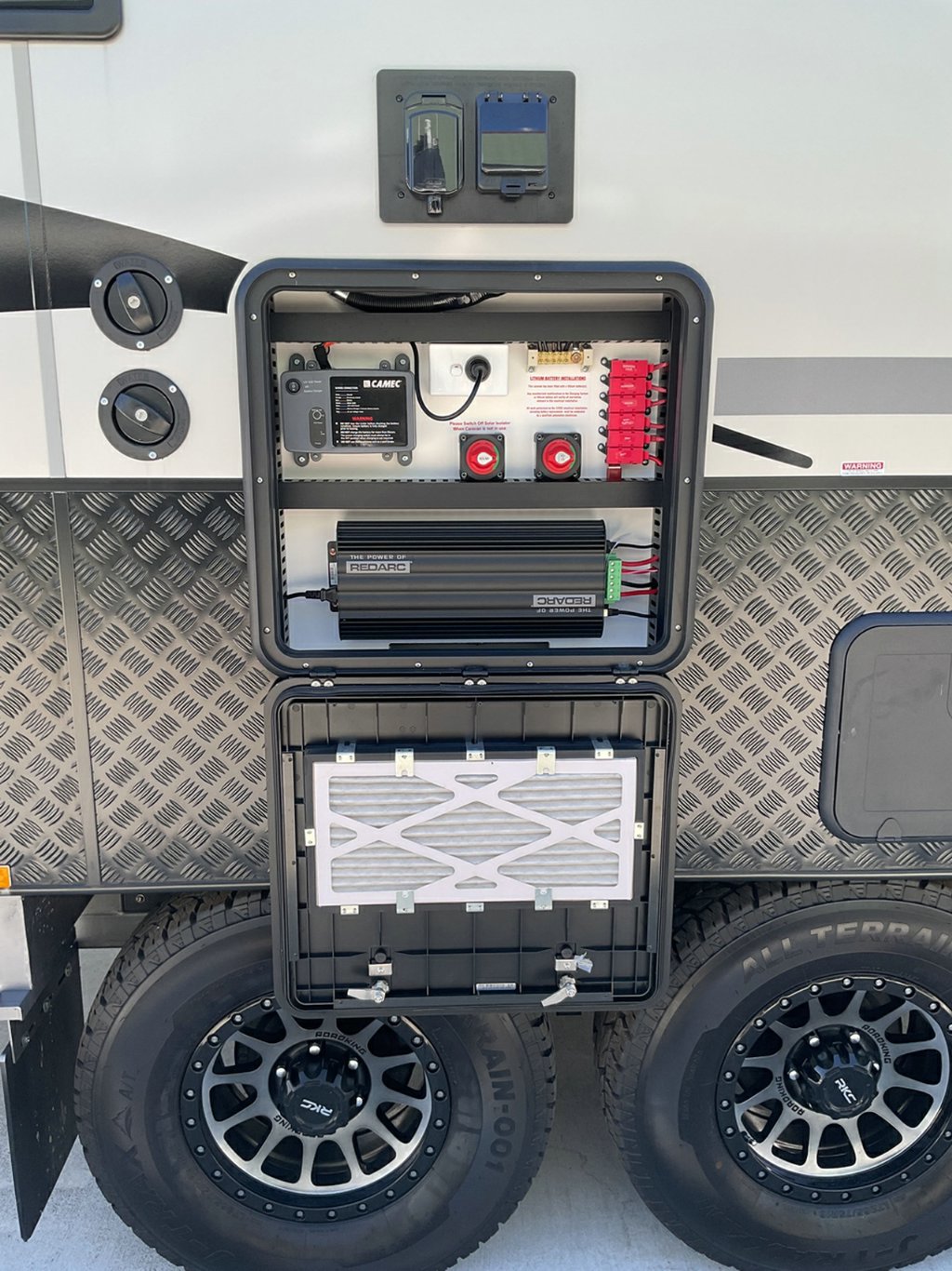 NEW 2025 SUPREME EXECUTIVE CARAVAN 2 AXLE