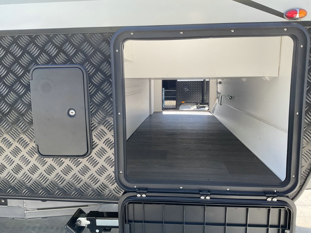 NEW 2025 SUPREME EXECUTIVE CARAVAN 2 AXLE