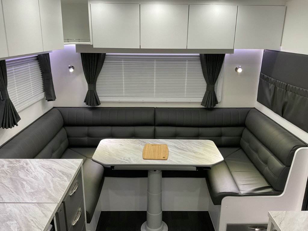 NEW 2025 SUPREME EXECUTIVE CARAVAN 2 AXLE