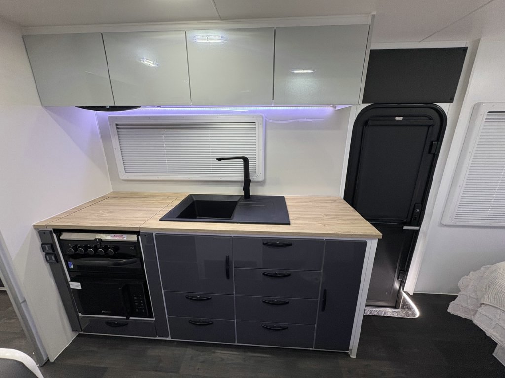 NEW 2026 LEADER CARAVANS GOLD LE CARAVAN 2 AXLE