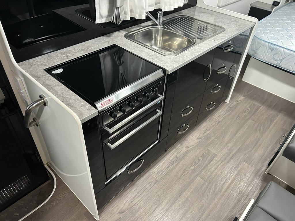 USED 2018 SUPREME TERRITORY CARAVAN 2 AXLE