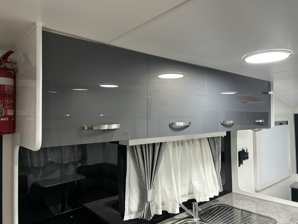 USED 2018 SUPREME TERRITORY CARAVAN 2 AXLE