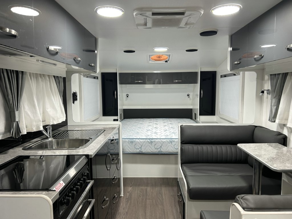 USED 2018 SUPREME TERRITORY CARAVAN 2 AXLE