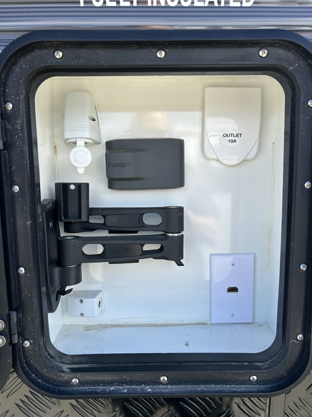 USED 2018 SUPREME TERRITORY CARAVAN 2 AXLE