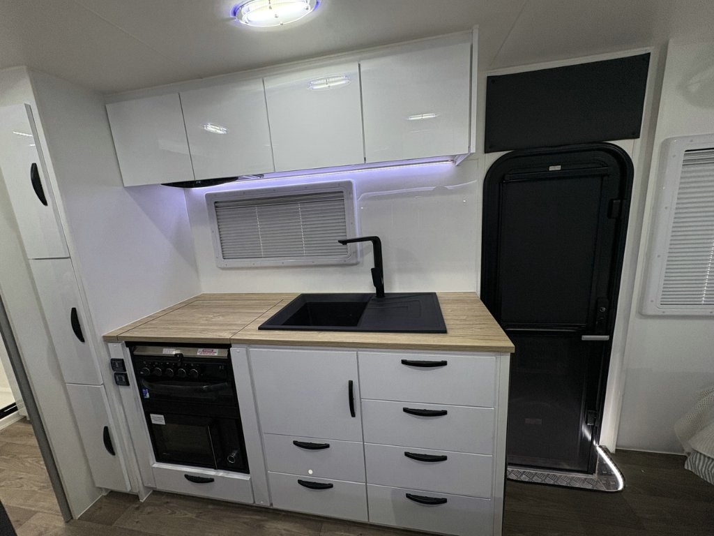 NEW 2026 LEADER CARAVANS GOLD LE 20K SERIES CARAVAN 2 AXLE