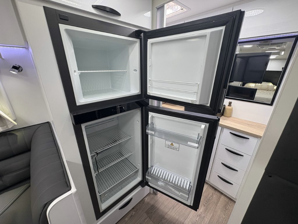 NEW 2026 SUPREME TERRITORY CARAVAN 1 AXLE