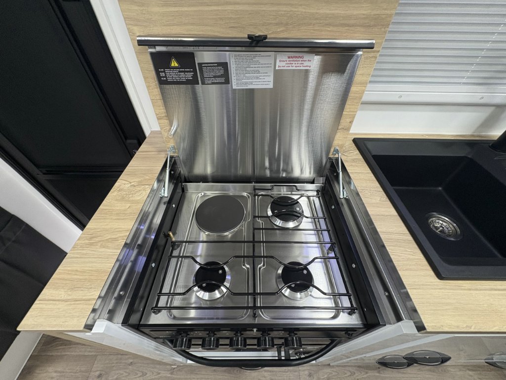 NEW 2026 SUPREME TERRITORY CARAVAN 1 AXLE