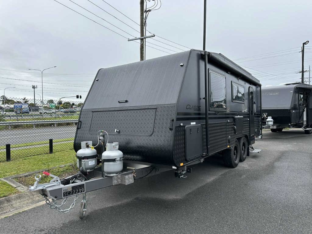 NEW 2026 SUPREME CLASSIC TOURER CARAVAN 2 AXLE