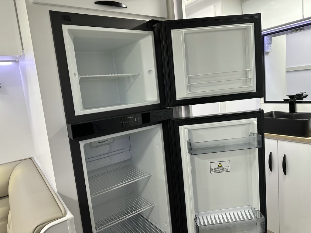 NEW 2026 SUPREME CLASSIC TOURER CARAVAN 2 AXLE