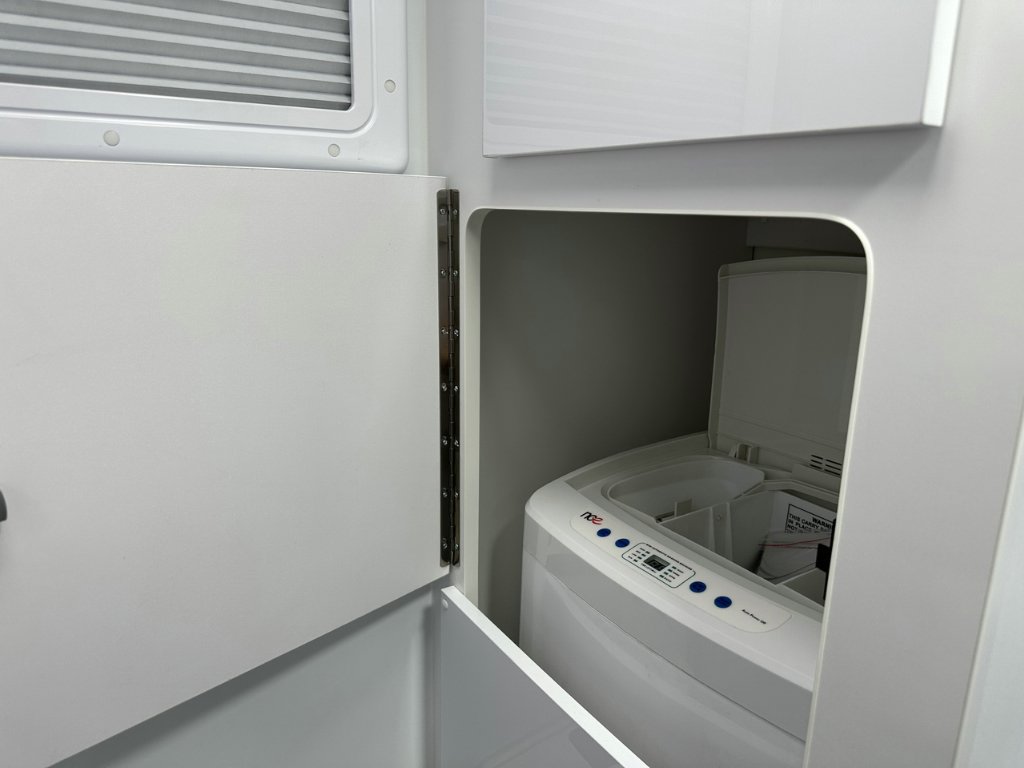 NEW 2026 SUPREME CLASSIC TOURER CARAVAN 2 AXLE