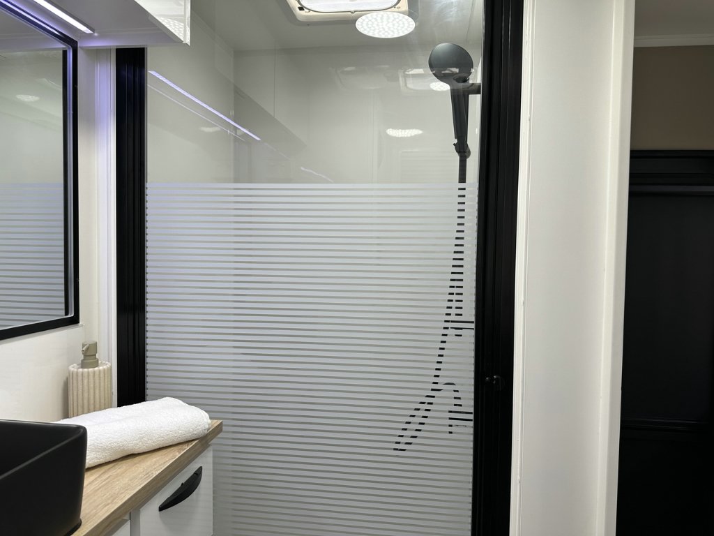 NEW 2026 SUPREME CLASSIC TOURER CARAVAN 2 AXLE