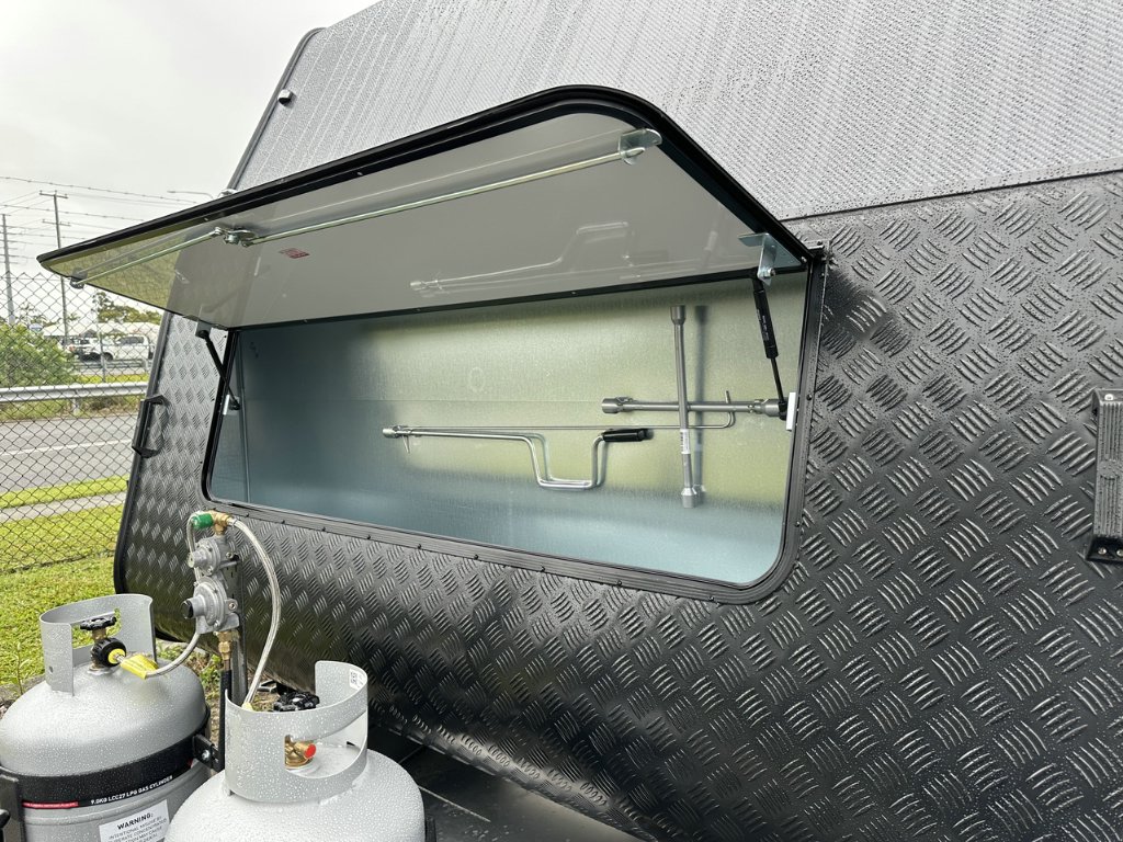 NEW 2026 SUPREME CLASSIC TOURER CARAVAN 2 AXLE