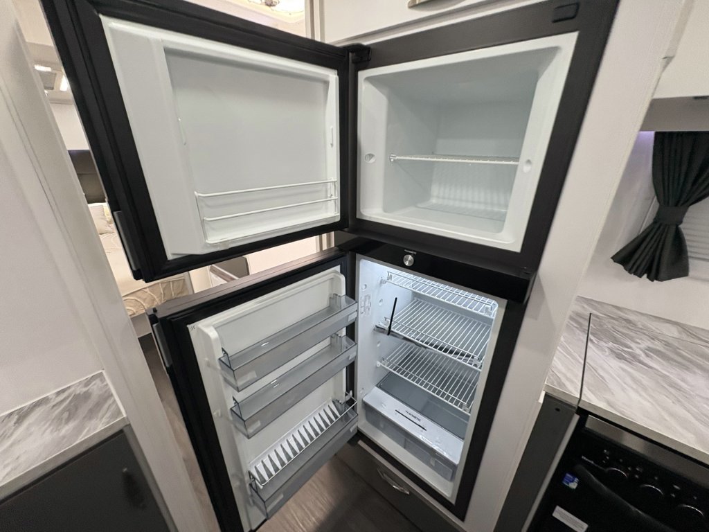 NEW 2026 SUPREME EXECUTIVE CARAVAN 2 AXLE