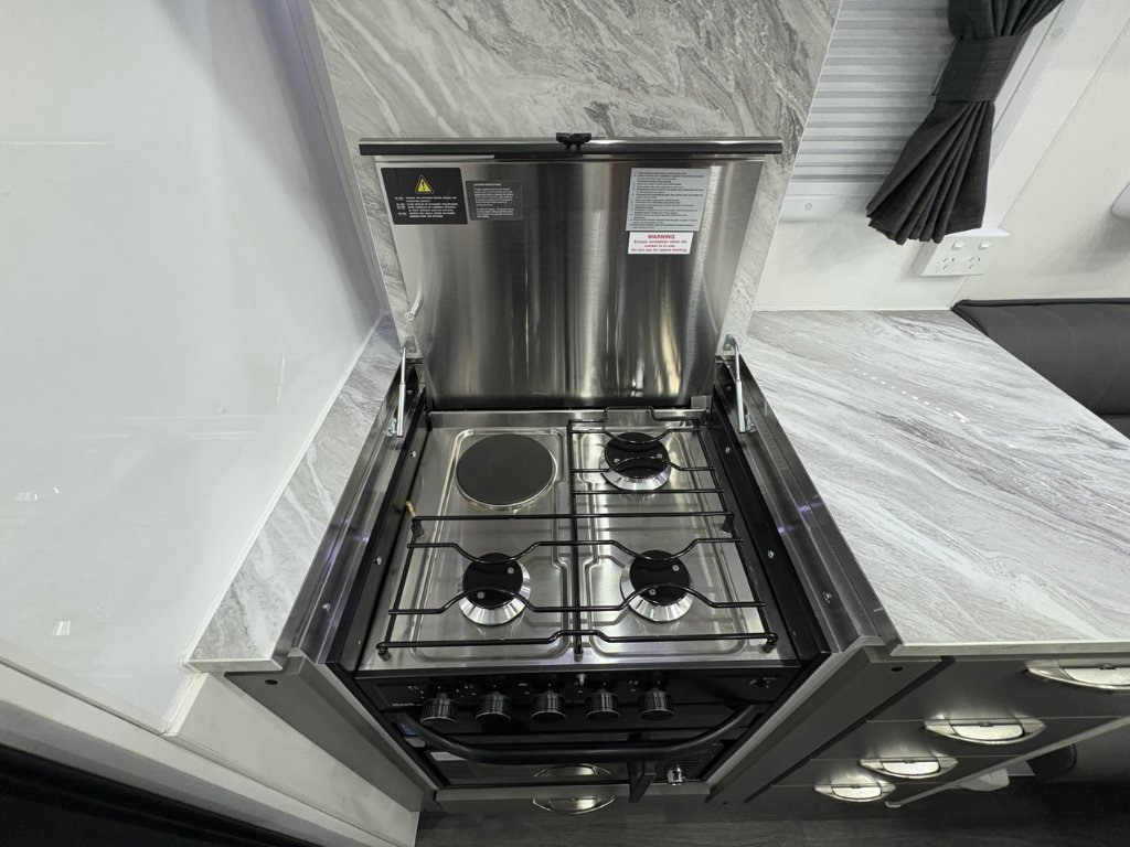 NEW 2026 SUPREME EXECUTIVE CARAVAN 2 AXLE