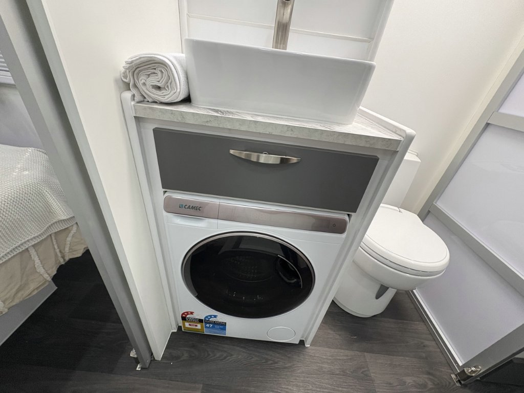 NEW 2026 SUPREME EXECUTIVE CARAVAN 2 AXLE