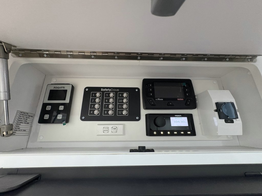 NEW 2026 SUPREME EXECUTIVE CARAVAN 2 AXLE