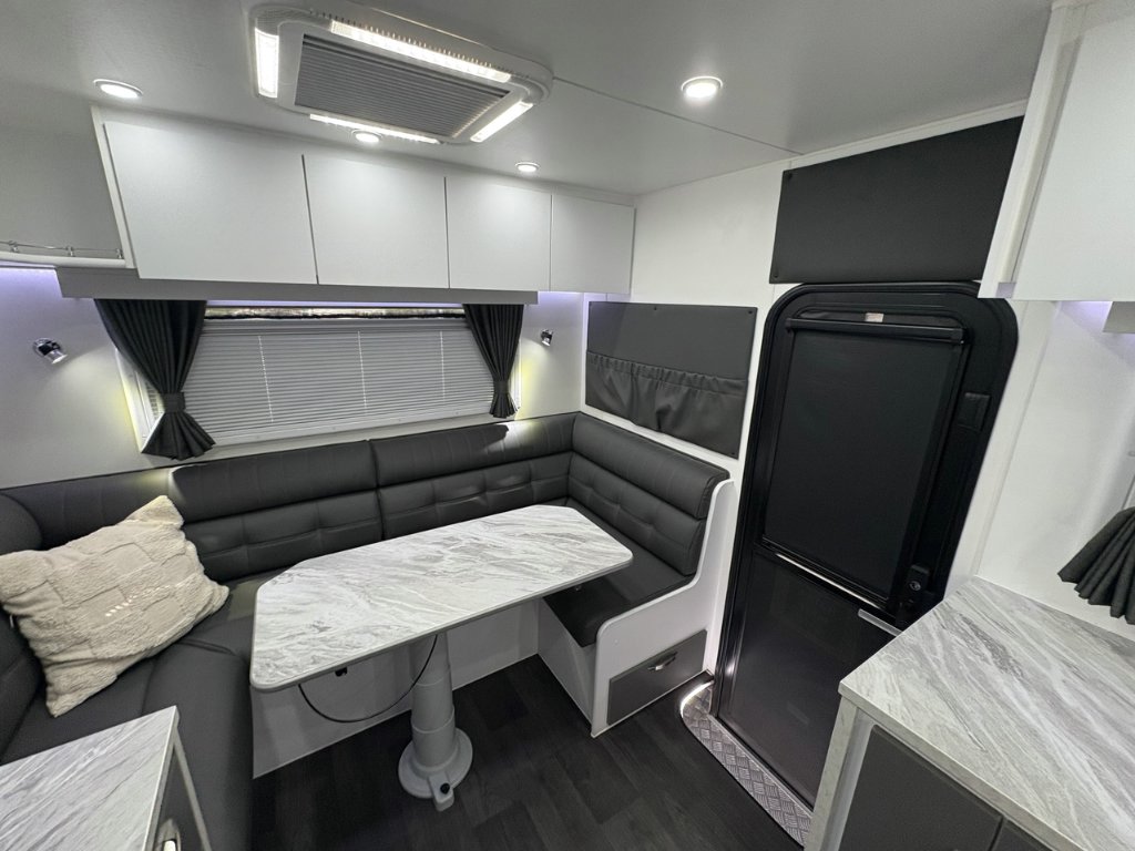 NEW 2026 SUPREME EXECUTIVE CARAVAN 2 AXLE