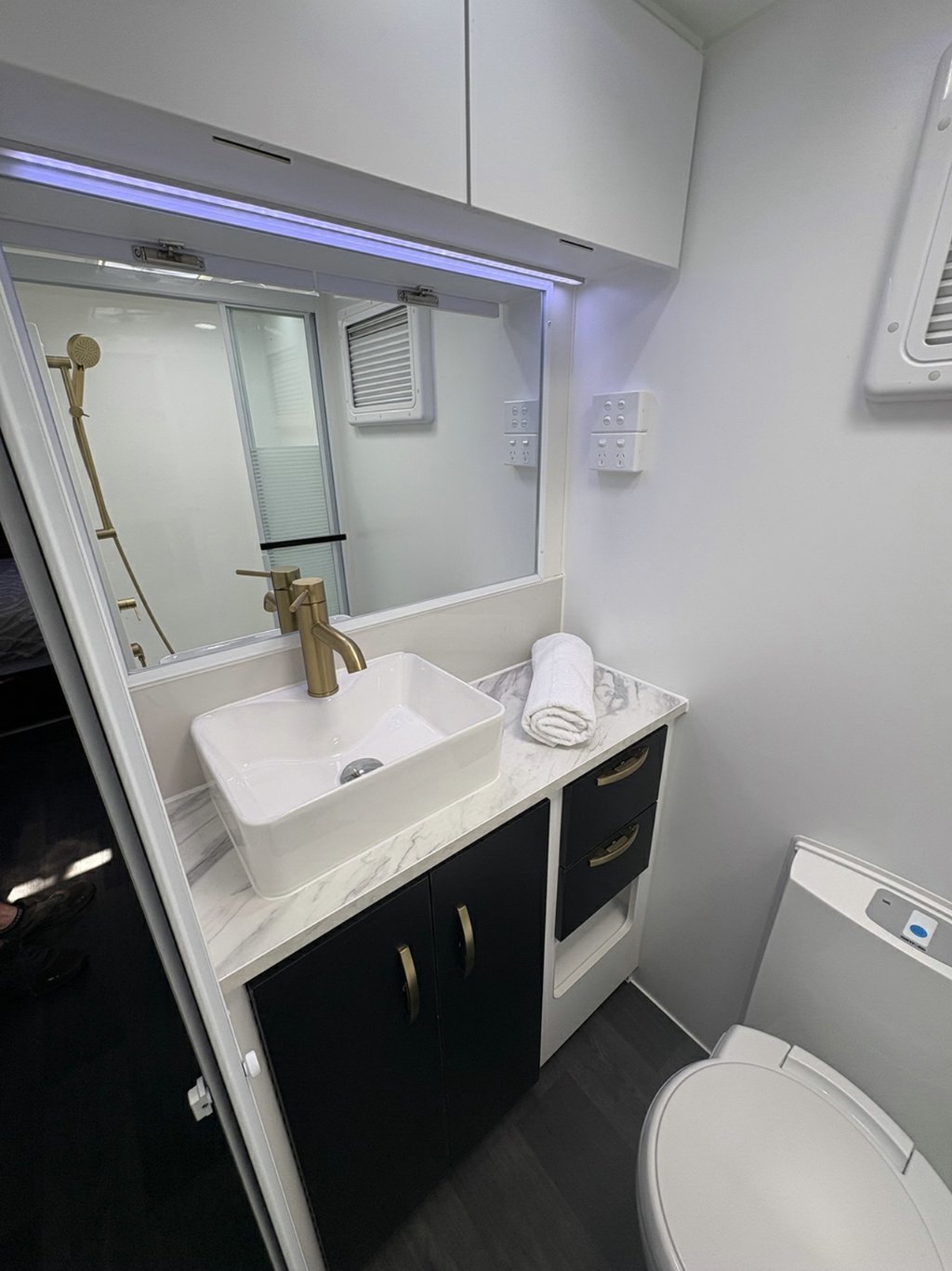 NEW 2026 LEADER CARAVANS GOLD LE CARAVAN 2 AXLE