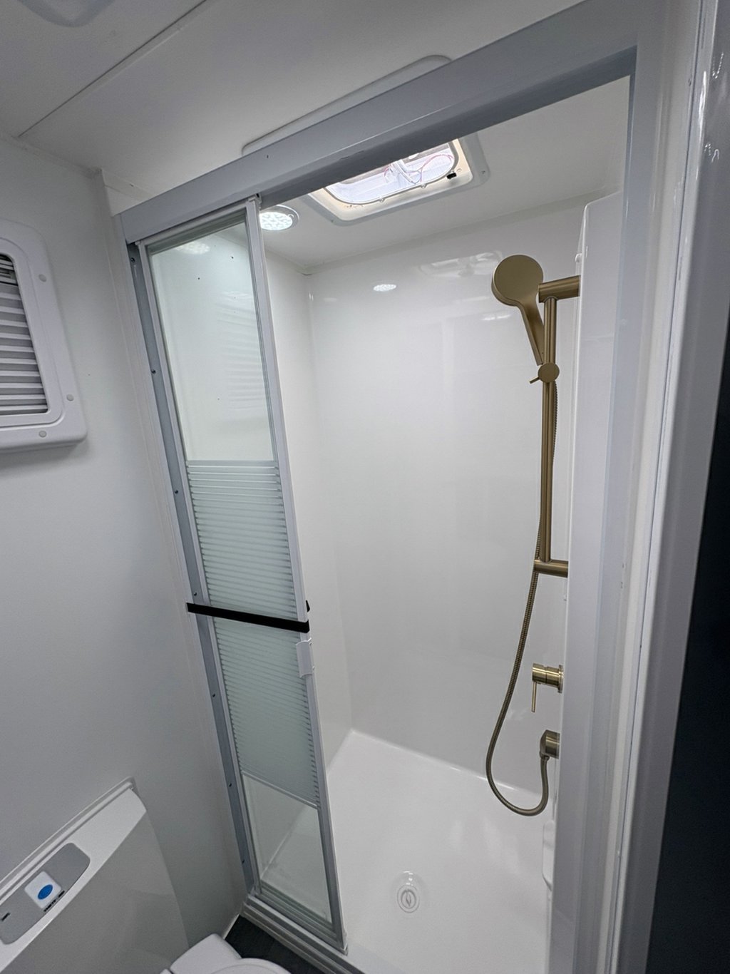 NEW 2026 LEADER CARAVANS GOLD LE CARAVAN 2 AXLE