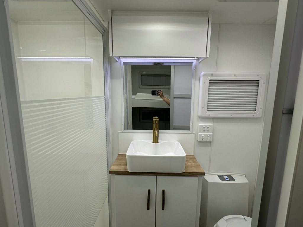 NEW 2026 LEADER CARAVANS GOLD LE CARAVAN 2 AXLE