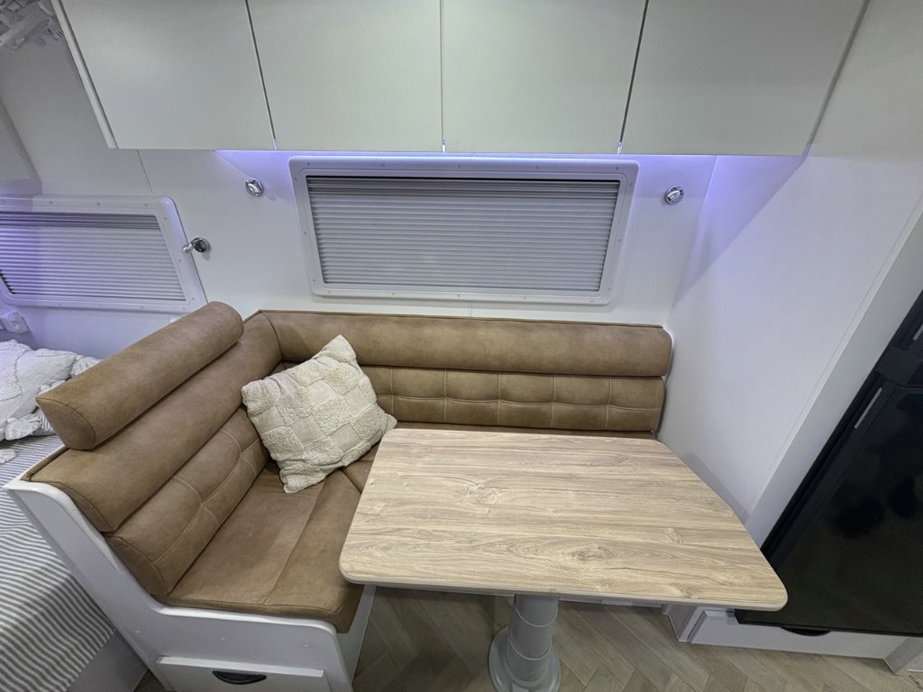 NEW 2026 LEADER CARAVANS GOLD LE DIRT ROADER CARAVAN 2 AXLE