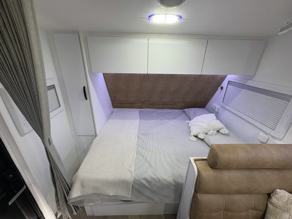 NEW 2026 LEADER CARAVANS GOLD LE DIRT ROADER CARAVAN 2 AXLE