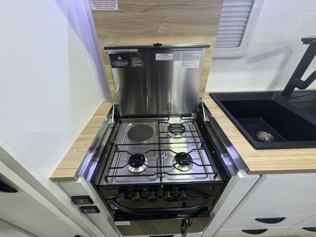 NEW 2026 LEADER CARAVANS GOLD LE DIRT ROADER CARAVAN 2 AXLE