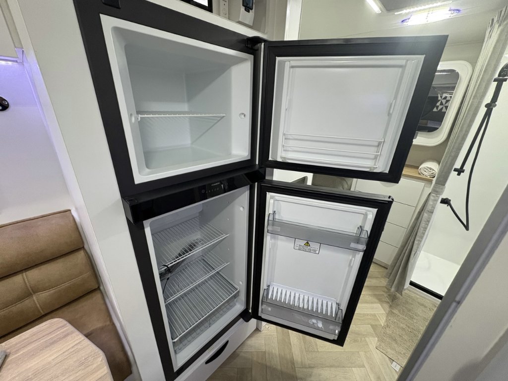 NEW 2026 LEADER CARAVANS GOLD LE DIRT ROADER CARAVAN 2 AXLE