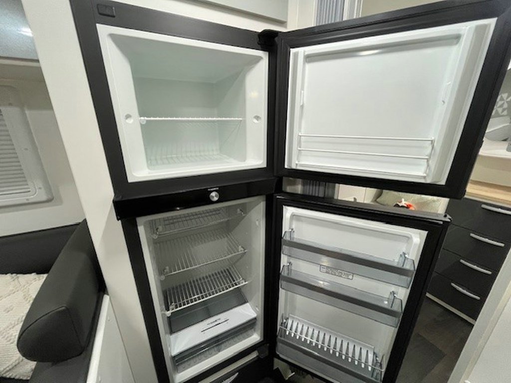 USED 2023 LEADER CARAVANS GOLD LE CARAVAN 2 AXLE