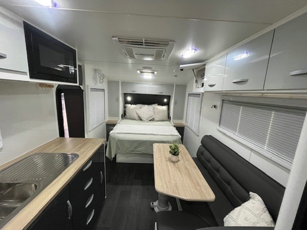 USED 2023 LEADER CARAVANS GOLD LE CARAVAN 2 AXLE