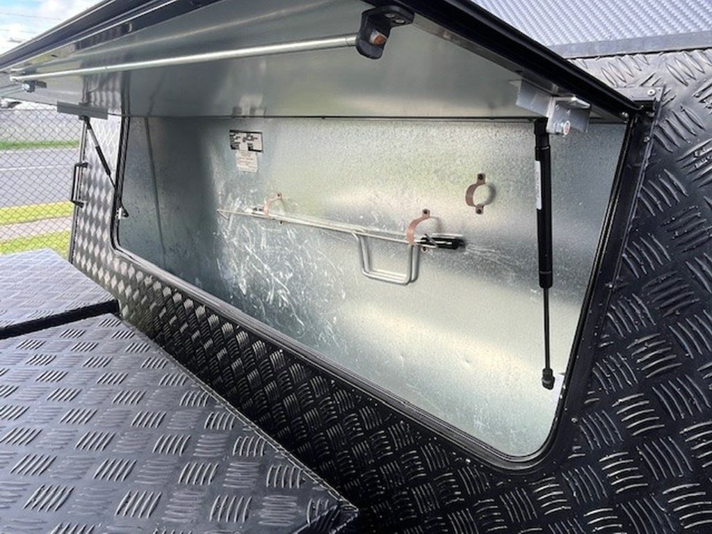 USED 2023 LEADER CARAVANS GOLD LE CARAVAN 2 AXLE