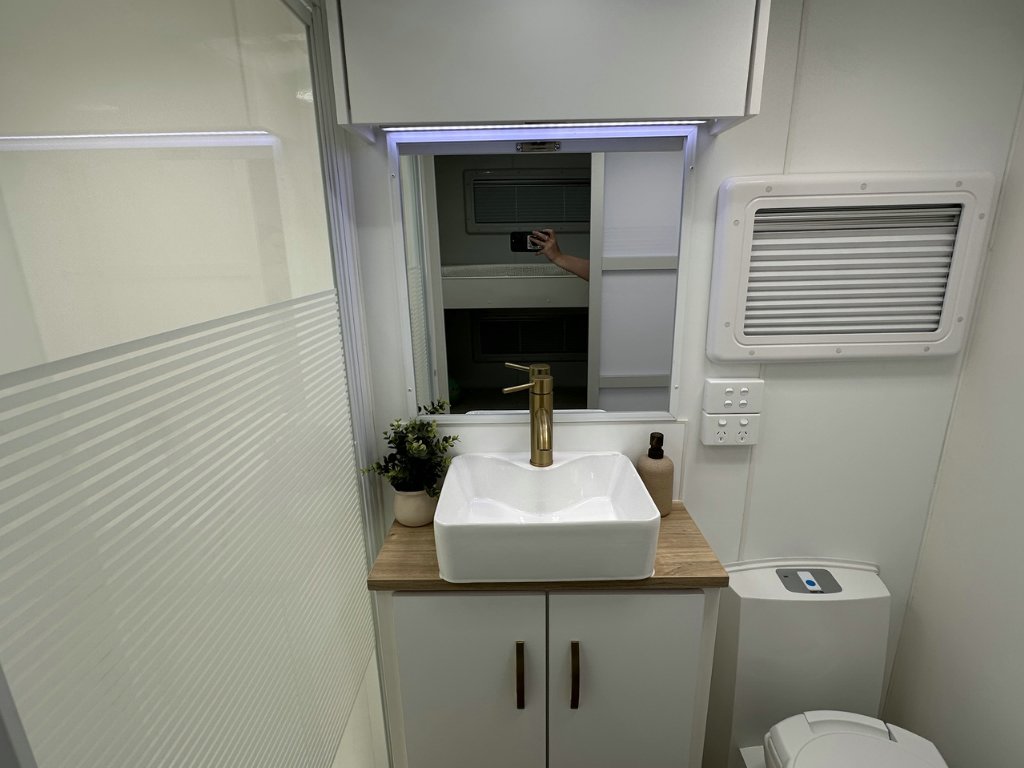 NEW 2026 LEADER CARAVANS GOLD LE CARAVAN 2 AXLE