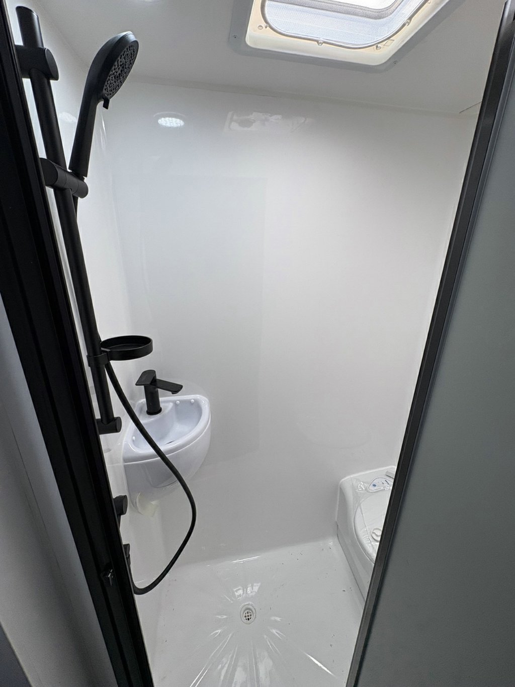 NEW 2026 LEADER CARAVANS GOLD LE CARAVAN 2 AXLE
