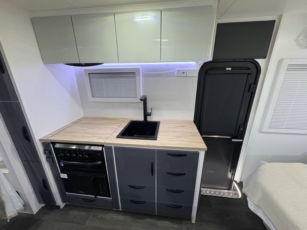 NEW 2026 LEADER CARAVANS GOLD LE CARAVAN 2 AXLE