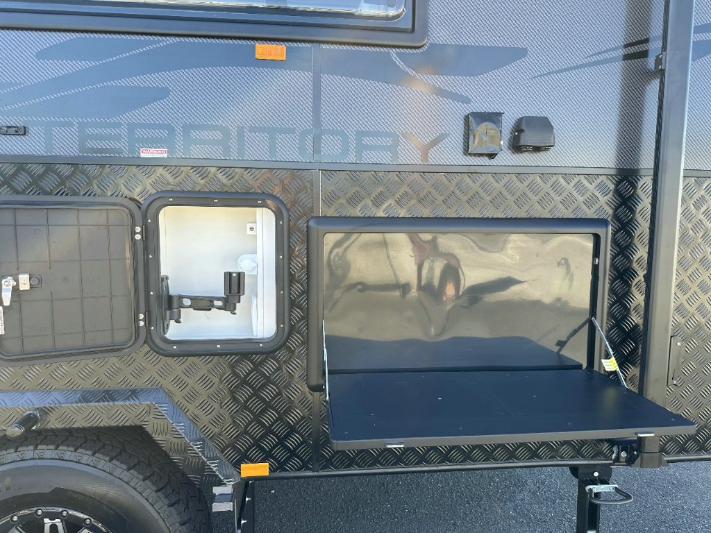 NEW 2025 SUPREME TERRITORY HYBRID CARAVAN 1 AXLE