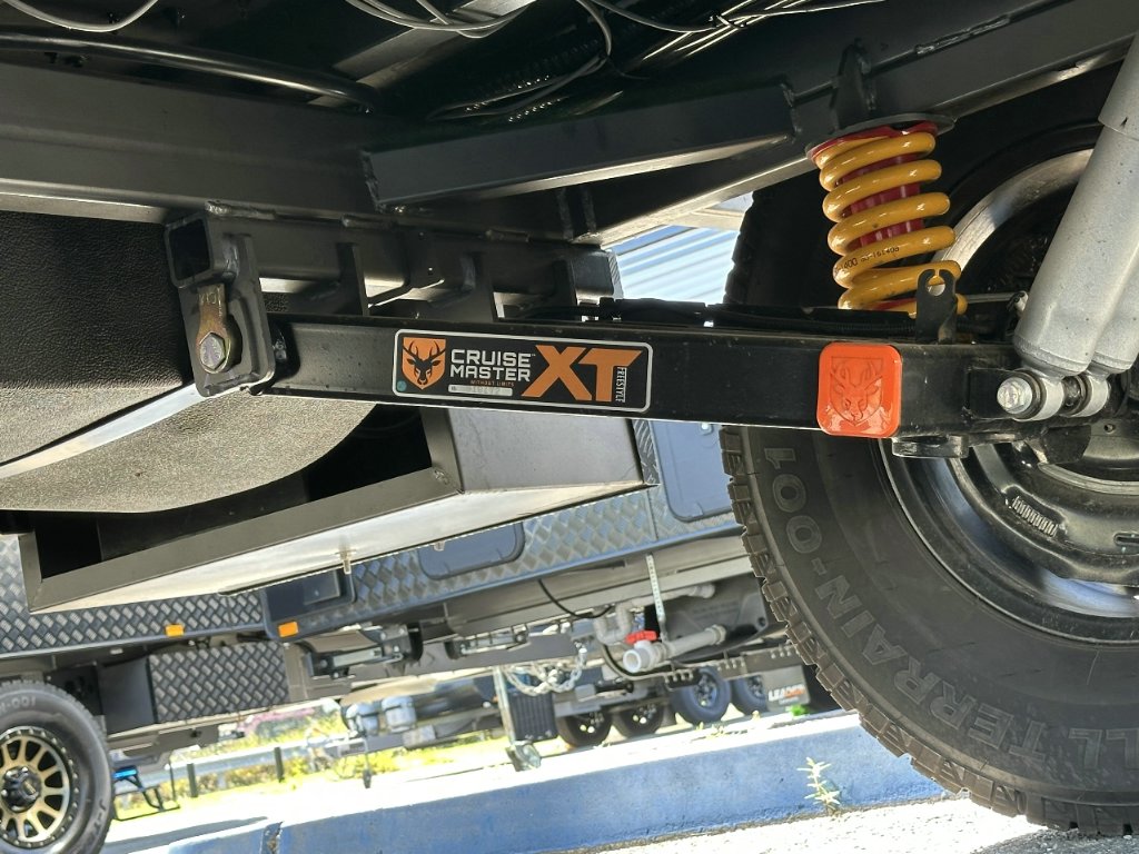 NEW 2025 SUPREME TERRITORY HYBRID CARAVAN 1 AXLE