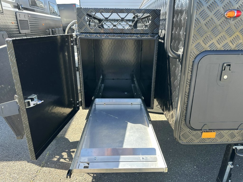 NEW 2025 SUPREME TERRITORY HYBRID CARAVAN 1 AXLE