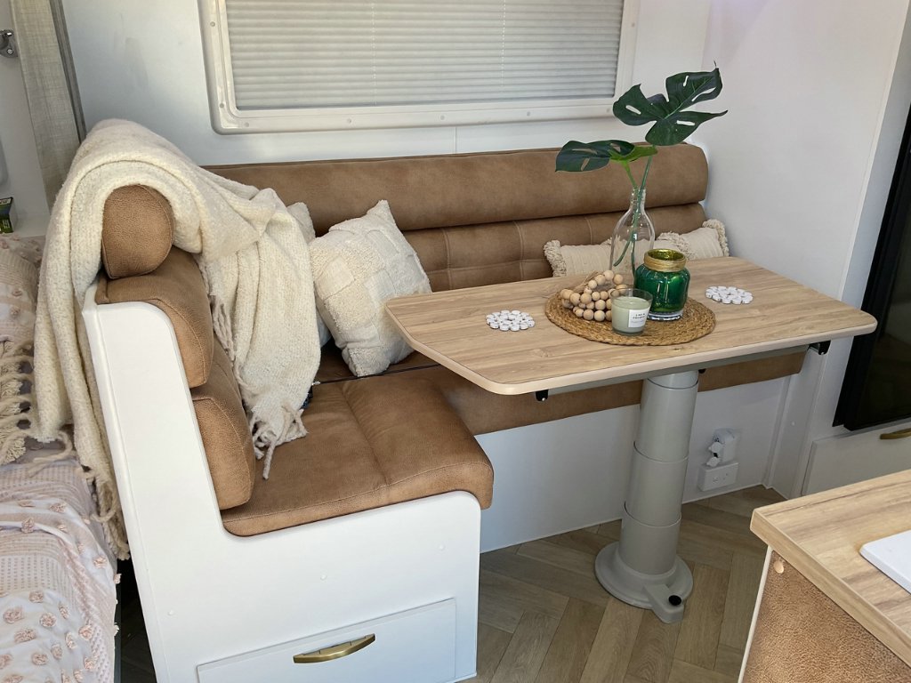 NEW 2026 LEADER CARAVANS GOLD LE DIRT ROADER CARAVAN 2 AXLE
