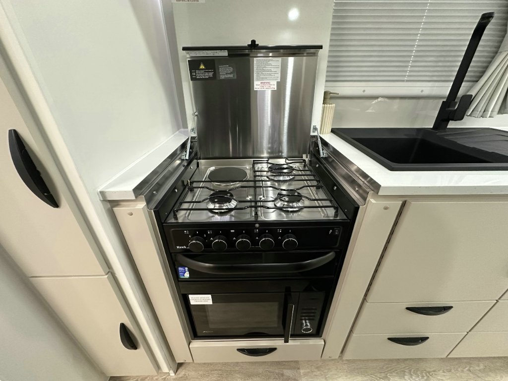 NEW 2025 SUPREME EXECUTIVE CARAVAN 2 AXLE