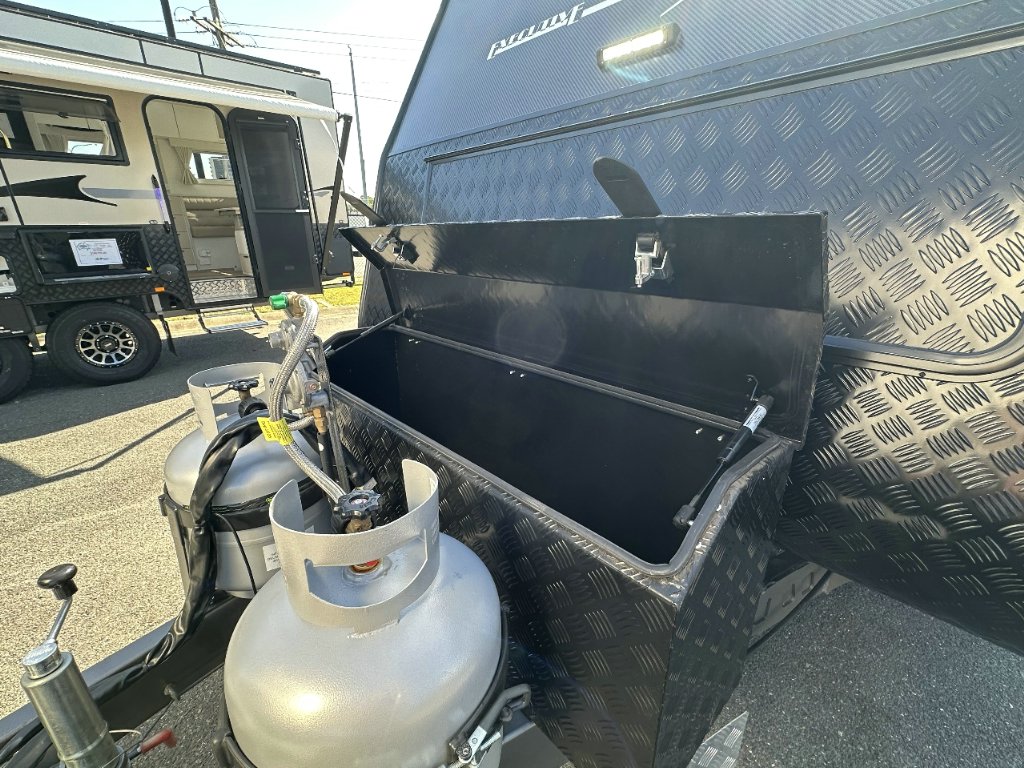 NEW 2025 SUPREME EXECUTIVE CARAVAN 2 AXLE