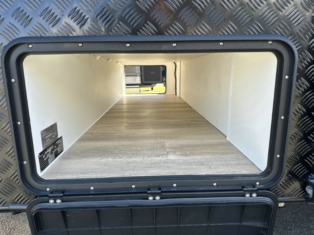 NEW 2025 SUPREME EXECUTIVE CARAVAN 2 AXLE