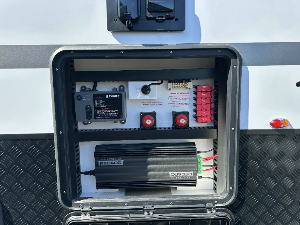 NEW 2025 SUPREME EXECUTIVE CARAVAN 2 AXLE